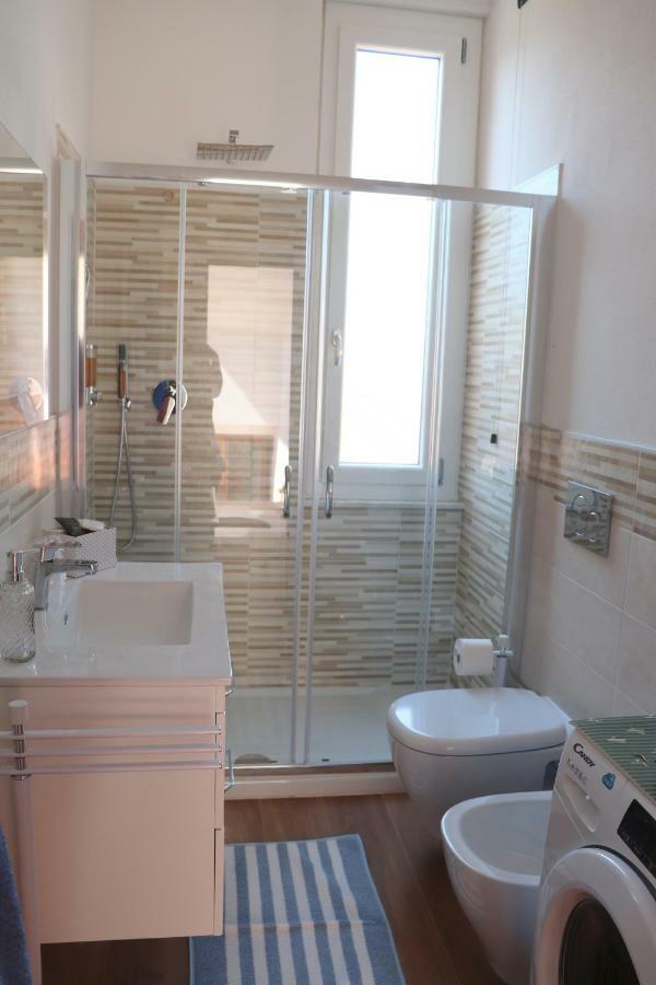Casa Vacanze Beach House Vicino Alla Stazione La Spezia Extérieur photo